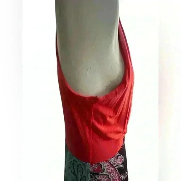 Gorgeous Sleeveless Maxi Dress in Coral and Paisley - Picture 5 of 14